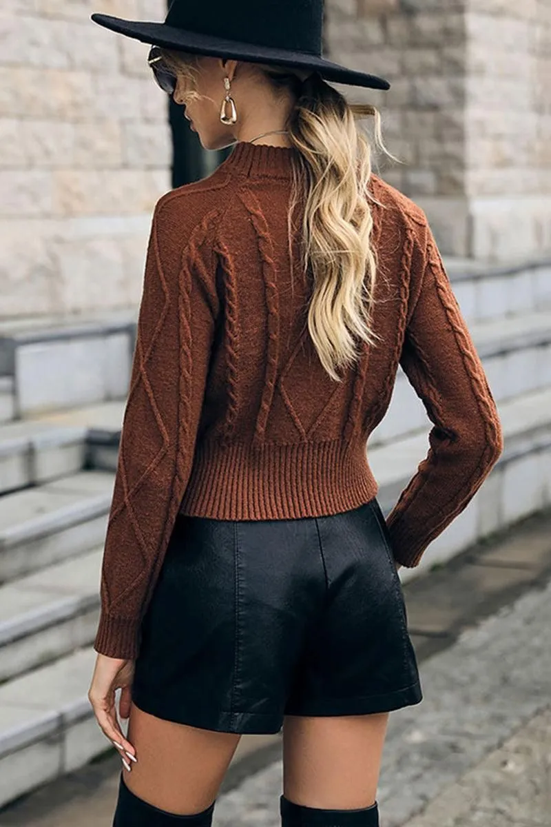 CABLE KNIT DETAILED SHORT LENGTH SWEATER