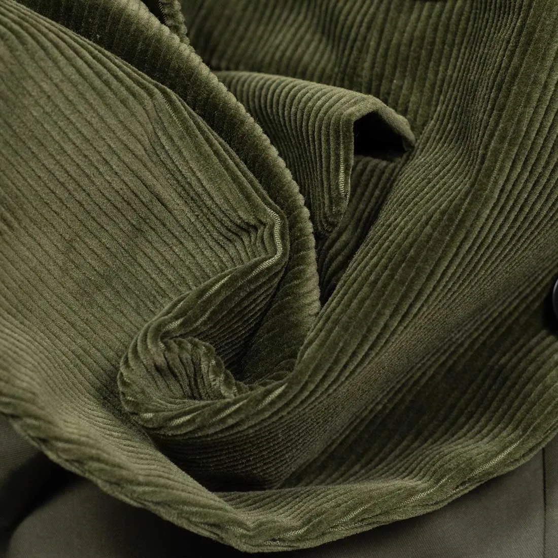 Jacket in olive cotton corduroy (separates)