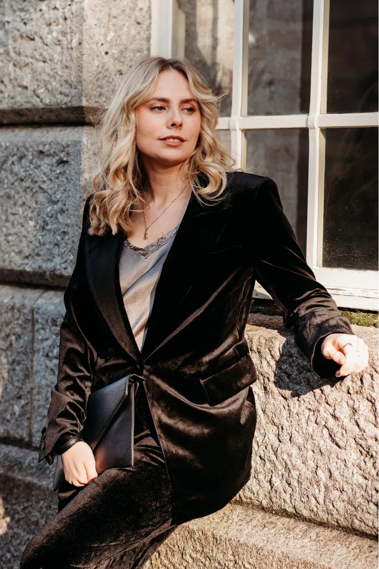 Jackie Velvet Blazer | Black