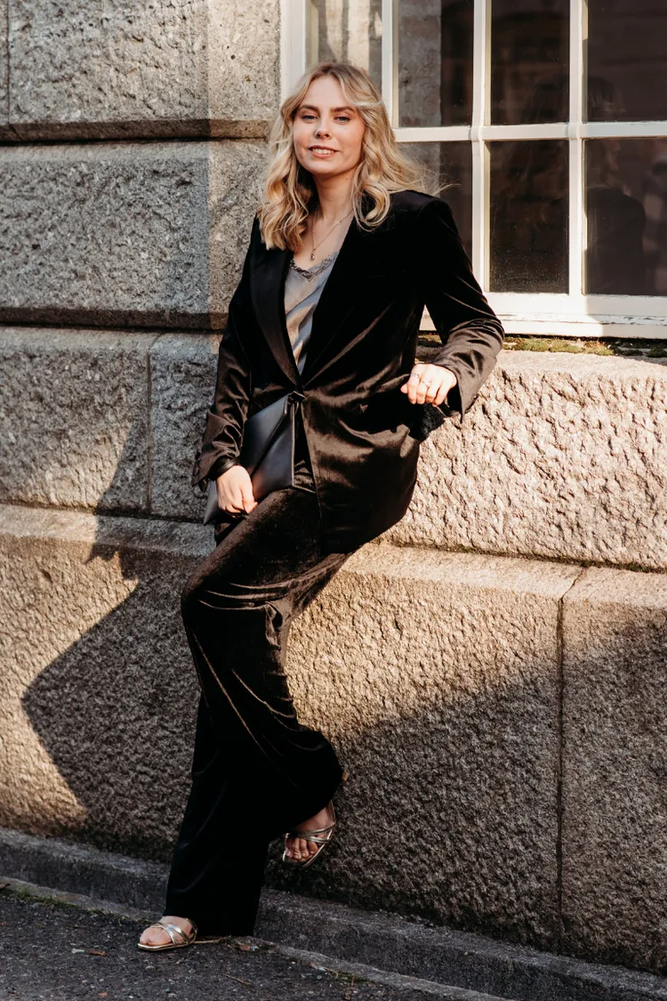 Jackie Velvet Blazer | Black