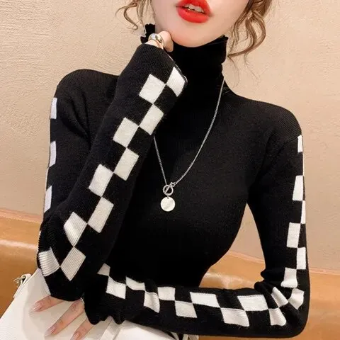 Knitted Long-sleeved Turtleneck Sweater