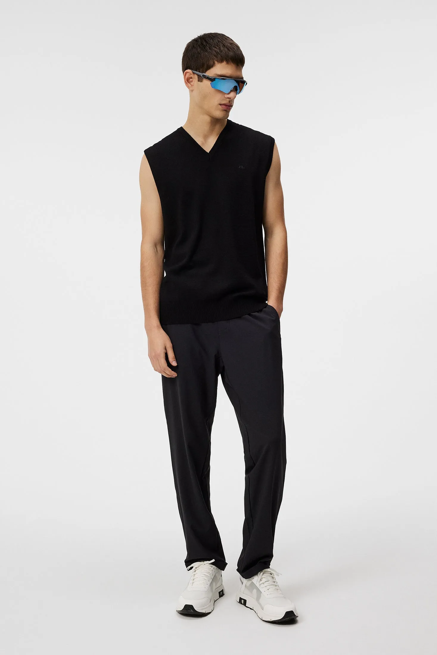 Liam Knitted Vest / Black