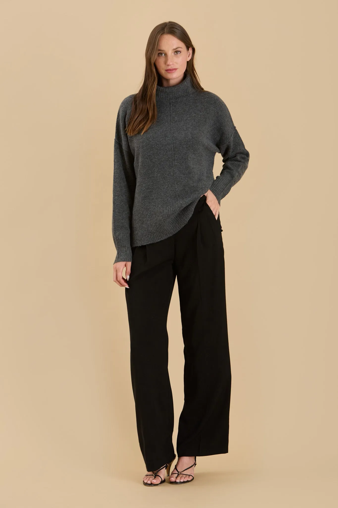 TURTLENECK FRONT SEAM KNIT PULLOVER SWEATER