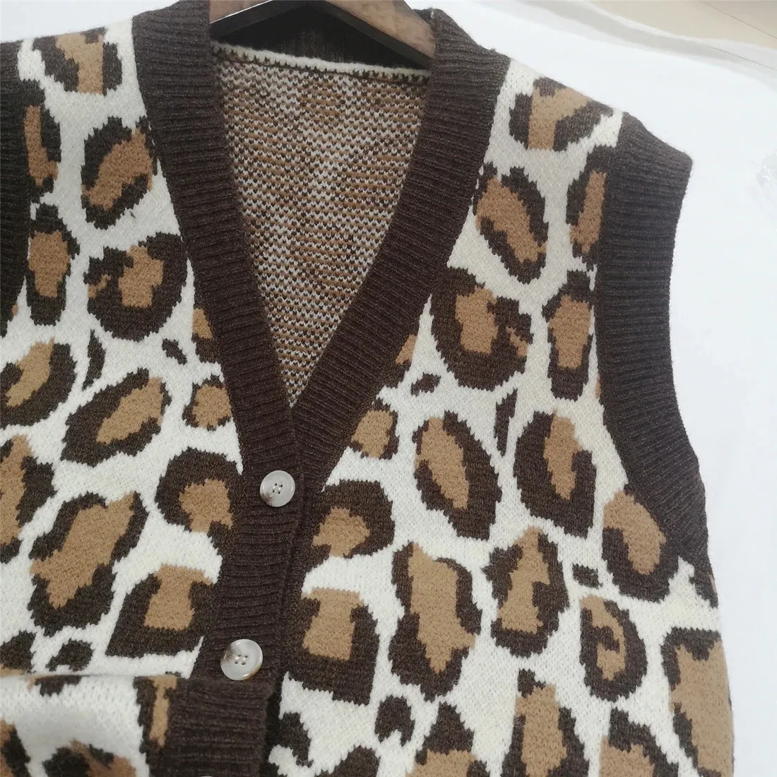 Vintage Animal Print V-neck Knitted Sweater Vest Top